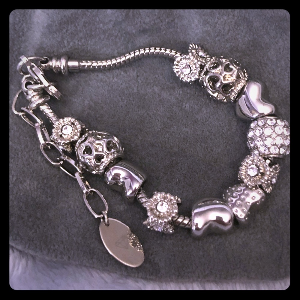 Charm Bracelet w/11 Charms